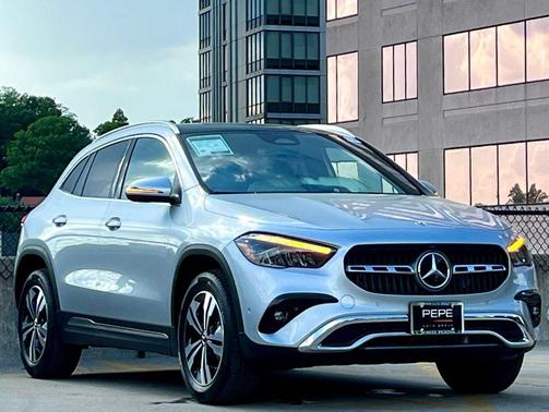 Cirrus Silver Metallic 2026 Mercedes-Benz GLA 250 4MATIC