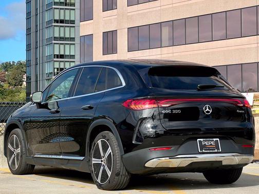 Obsidian Black Metallic 2023 Mercedes-Benz EQE 350 4MATIC