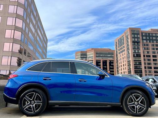 Starling Blue Metallic 2026 Mercedes-Benz GLC 300 4MATIC