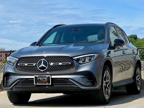 Selenite Grey Metallic 2023 Mercedes-Benz GLC 300 4MATIC