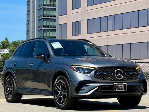Selenite Grey Metallic 2023 Mercedes-Benz GLC 300 4MATIC
