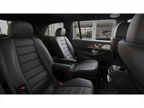 2025 Mercedes-Benz GLS 580 4MATIC