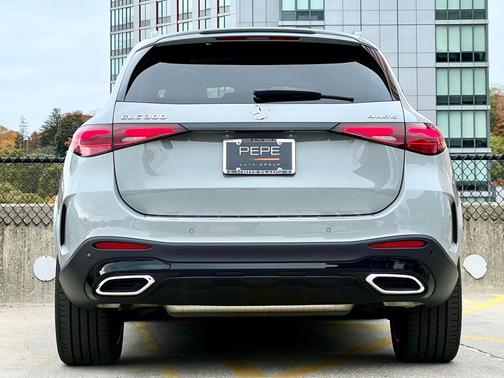 2025 Mercedes-Benz GLC 300 4MATIC