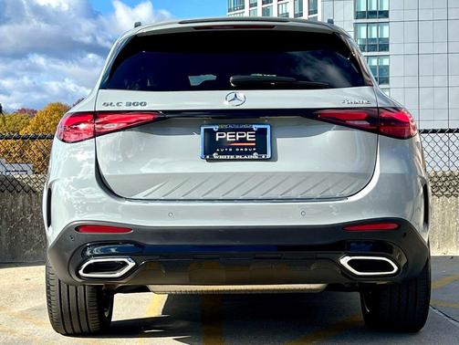 2025 Mercedes-Benz GLC 300 4MATIC
