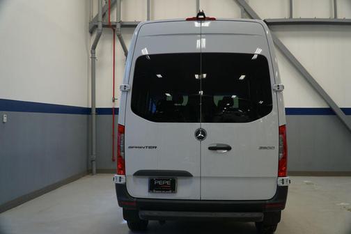 2026 Mercedes-Benz Sprinter 2500 Crew 144 WB