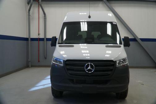 2026 Mercedes-Benz Sprinter 2500 Crew 144 WB