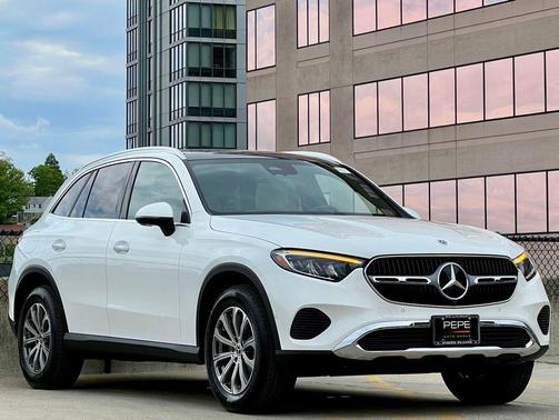 Polar White 2026 Mercedes-Benz GLC 300 4MATIC