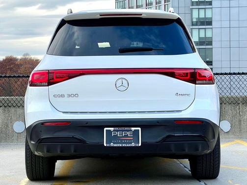 2023 Mercedes-Benz EQB 300 4MATIC