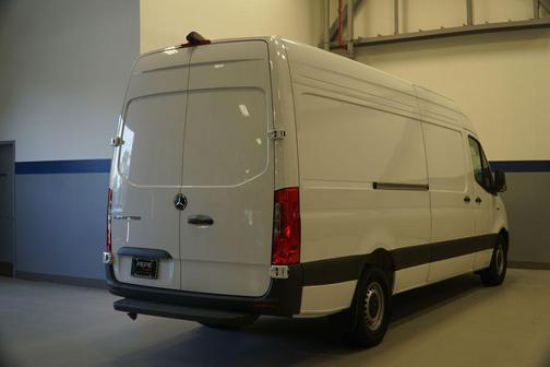 914 2025 Mercedes-Benz Sprinter 2500 High Roof