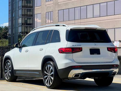 Polar White 2023 Mercedes-Benz GLB 250 4MATIC