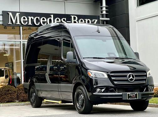 2025 Mercedes-Benz Sprinter 2500 Passenger 144 WB