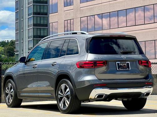 Mountain Grey Metallic 2026 Mercedes-Benz GLB 250 4MATIC