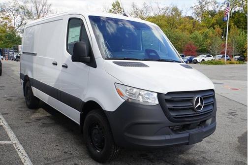 2025 Mercedes-Benz Sprinter 2500 Standard Roof