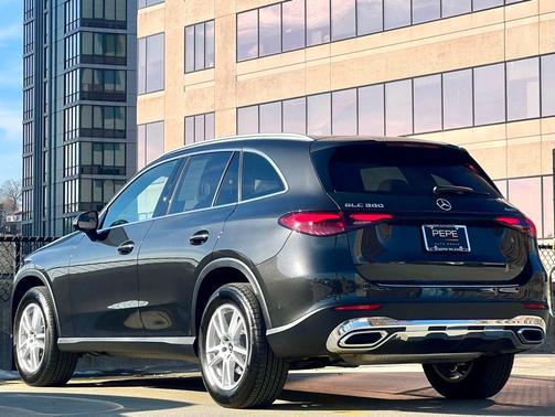 2026 Mercedes-Benz GLC 300 4MATIC