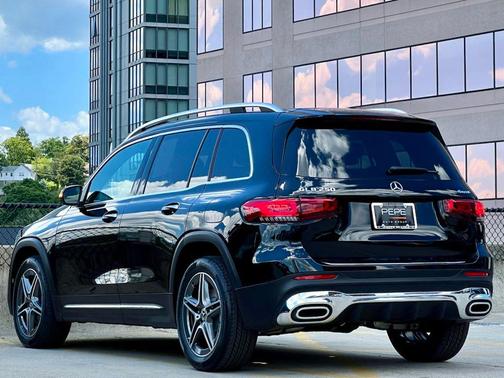 Night Black 2022 Mercedes-Benz GLB 250 4MATIC