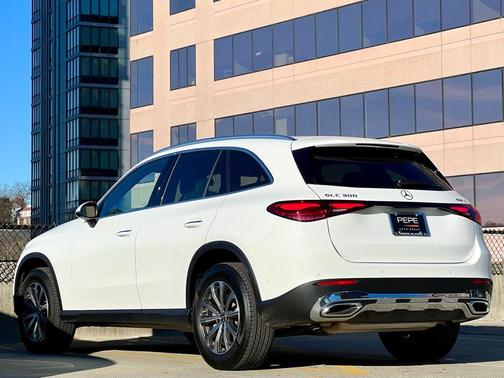 2025 Mercedes-Benz GLC 300 4MATIC