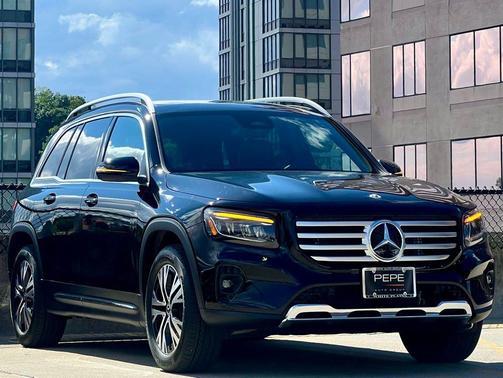 Night Black 2026 Mercedes-Benz GLB 250 4MATIC