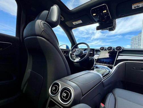 Starling Blue Metallic 2026 Mercedes-Benz GLC 300 4MATIC