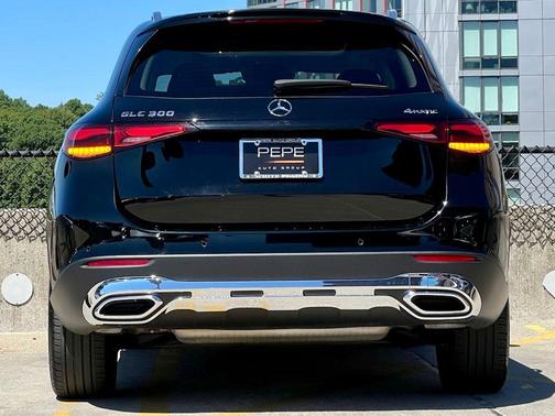 Black 2024 Mercedes-Benz GLC 300 4MATIC