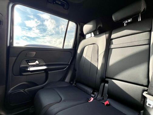 2026 Mercedes-Benz GLB 250 4MATIC