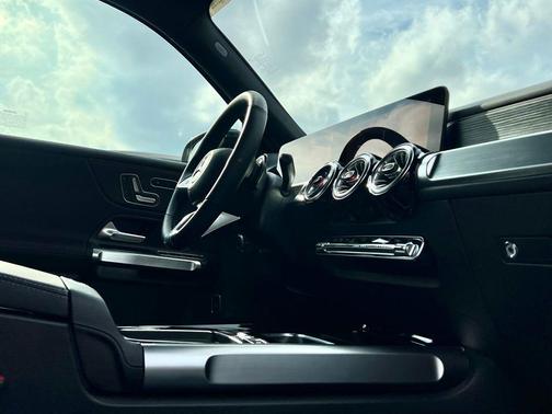 2026 Mercedes-Benz GLB 250 4MATIC