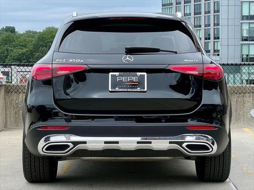 2025 Mercedes-Benz GLC 350e Base