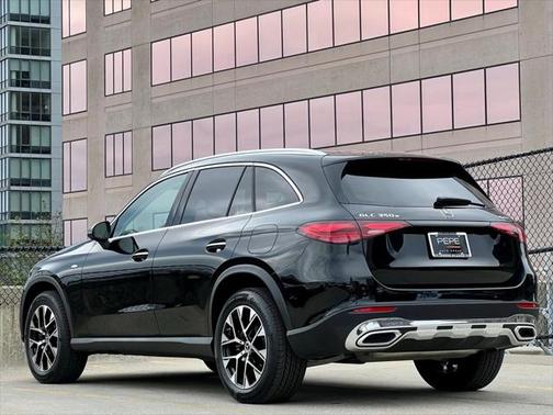 2025 Mercedes-Benz GLC 350e Base