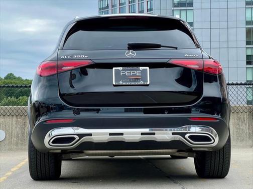 2025 Mercedes-Benz GLC 350e Base