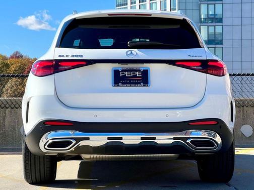 2025 Mercedes-Benz GLC 300 4MATIC