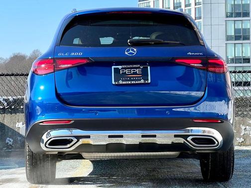 2025 Mercedes-Benz GLC 300 4MATIC