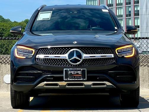 Graphite Grey Metallic 2022 Mercedes-Benz GLC 300 4MATIC