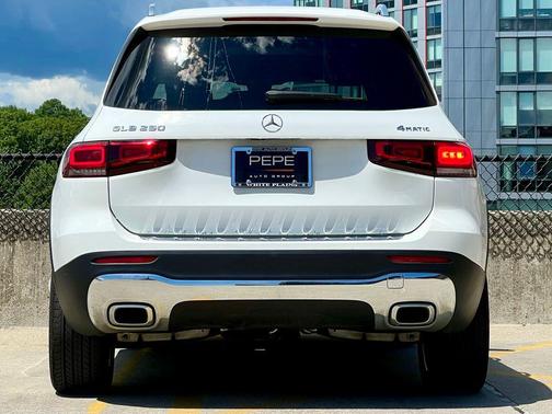 Polar White 2023 Mercedes-Benz GLB 250 4MATIC