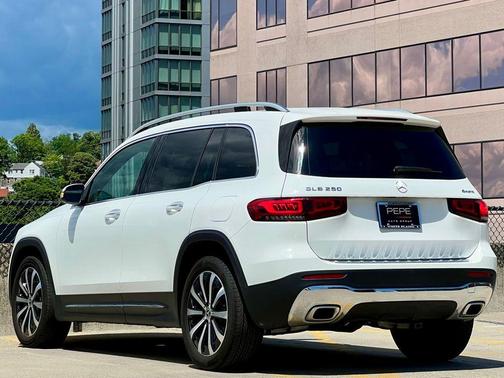 Polar White 2023 Mercedes-Benz GLB 250 4MATIC