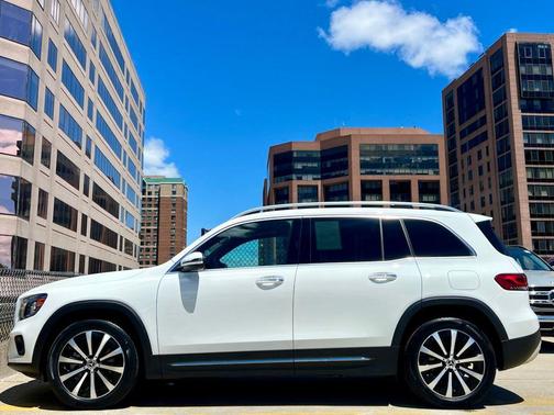 Polar White 2023 Mercedes-Benz GLB 250 4MATIC