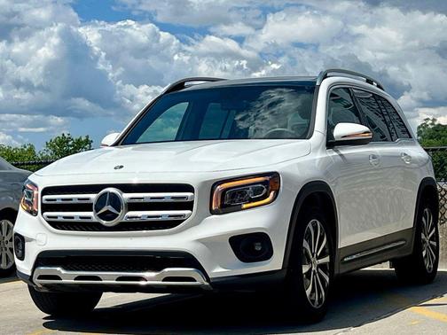 Polar White 2023 Mercedes-Benz GLB 250 4MATIC