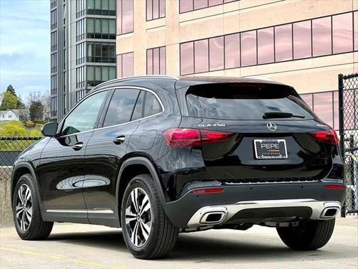 2025 Mercedes-Benz GLA 250 4MATIC
