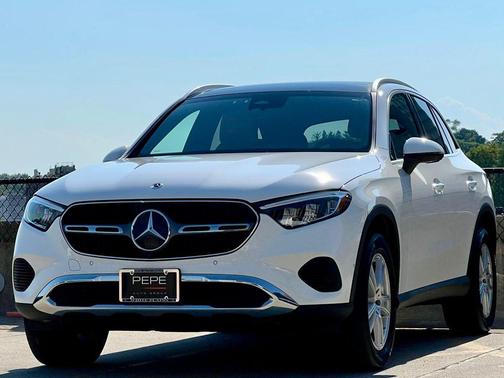 Polar White 2023 Mercedes-Benz GLC 300 4MATIC