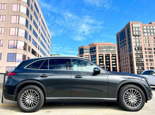 2025 Mercedes-Benz GLC 300 4MATIC
