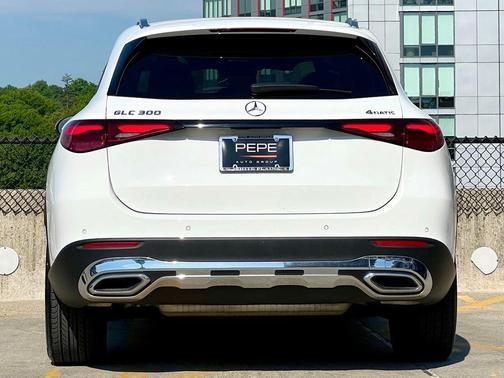 Polar White 2023 Mercedes-Benz GLC 300 4MATIC