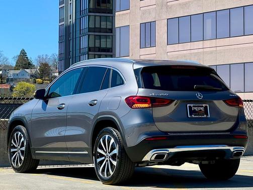 2021 Mercedes-Benz GLA 250 Base 4MATIC