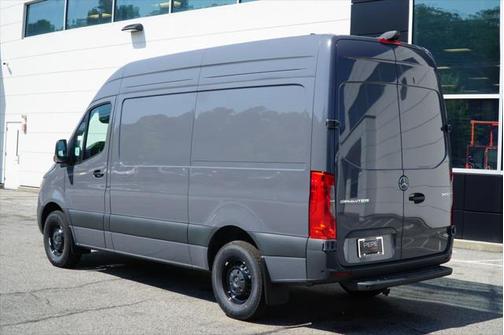2025 Mercedes-Benz Sprinter 2500 Standard Roof