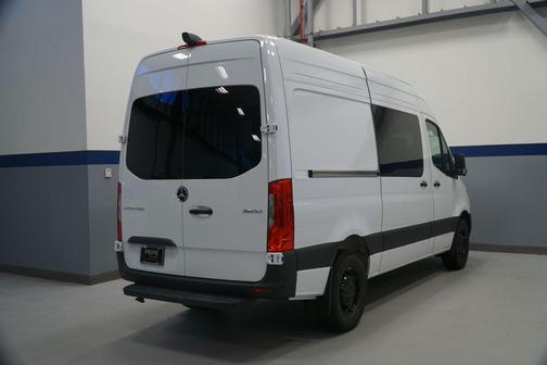 2026 Mercedes-Benz Sprinter 2500 Crew 144 WB