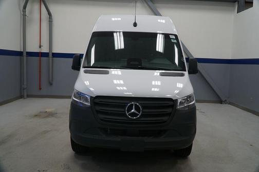 2025 Mercedes-Benz Sprinter 2500 Standard Roof