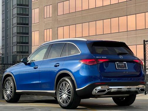 2025 Mercedes-Benz GLC 300 4MATIC