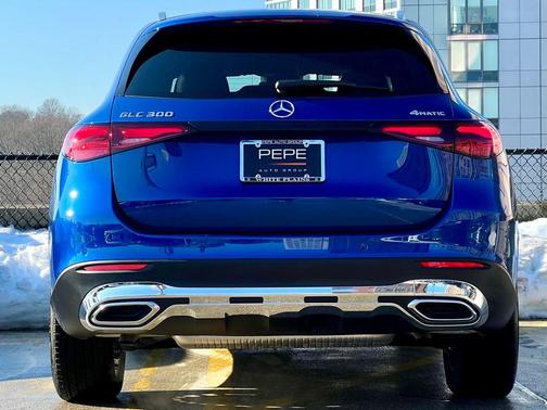 2025 Mercedes-Benz GLC 300 4MATIC
