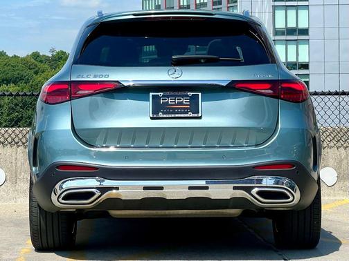 Verde Silver Metallic 2025 Mercedes-Benz GLC 300 4MATIC