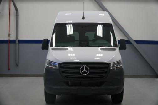 2026 Mercedes-Benz Sprinter 2500 Crew 144 WB