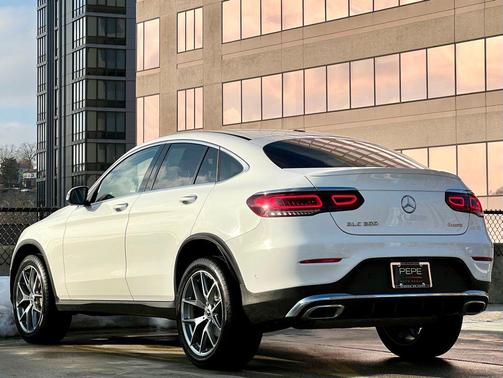 2022 Mercedes-Benz GLC 300 4MATIC Coupe
