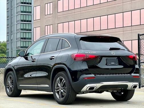 2025 Mercedes-Benz GLA 250 4MATIC