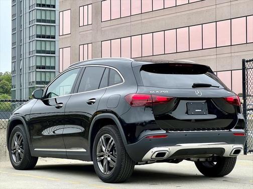 2025 Mercedes-Benz GLA 250 4MATIC